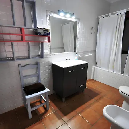 Con Piscina Privada Solo Familias Holiday home