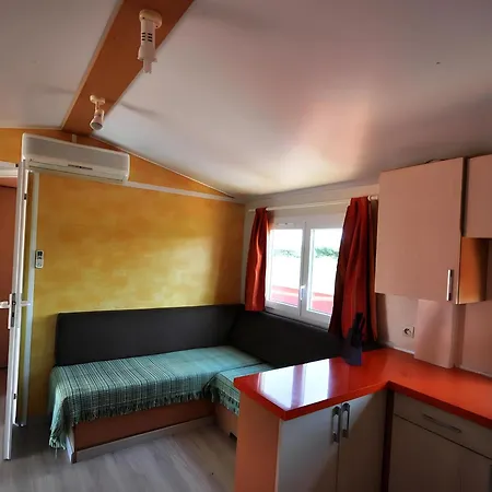 Con Piscina Privada Solo Familias