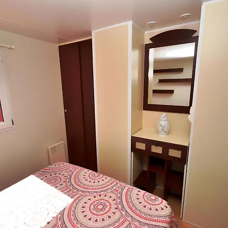 Con Piscina Privada Solo Familias