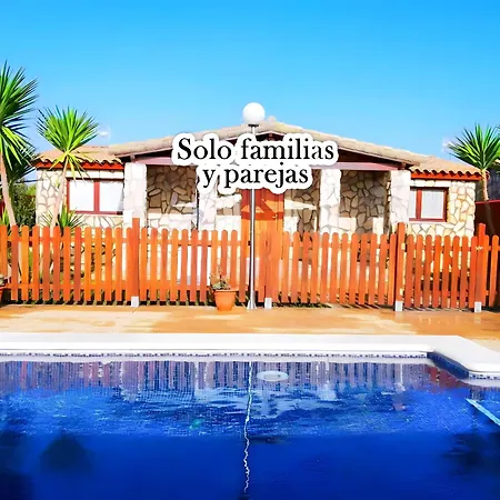 Con Piscina Privada Solo Familias *