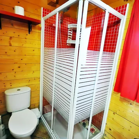 Con Piscina Privada Solo Familias